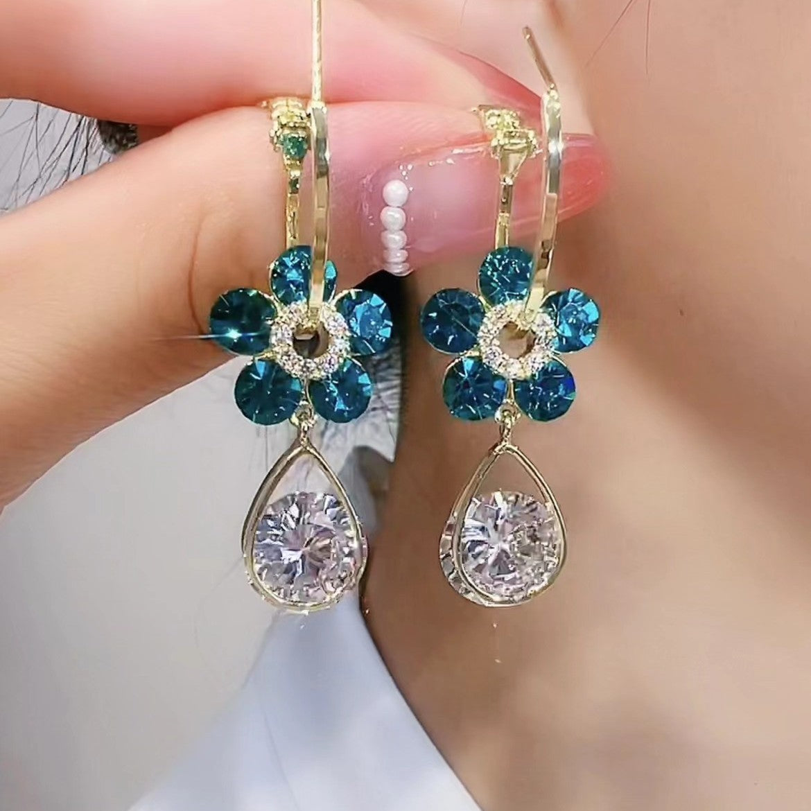 💎 Oneswear™ Crystal Flower Germanium Earrings (🔥Last Day Sale - Save up to 80%!)